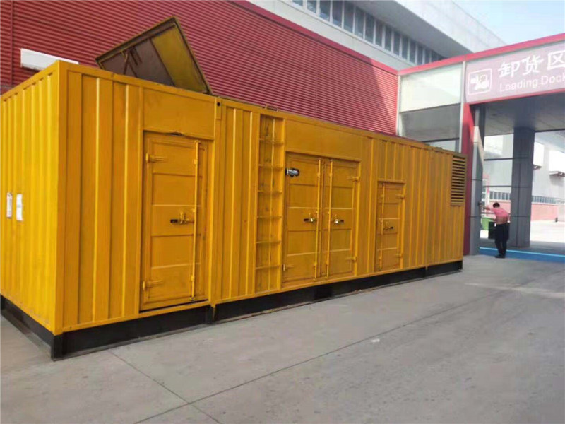 建华柴油发电机组预热机油时需要注意哪些安全事项？